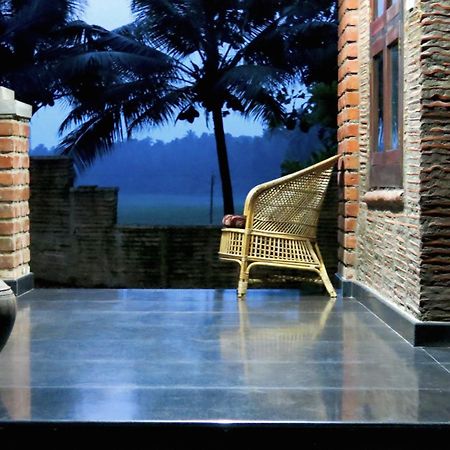Clayfingers Art Cottage Thrissur Ngoại thất bức ảnh